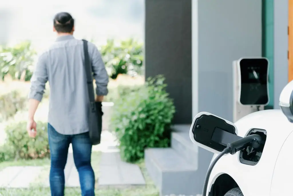 instalación cargador coche eléctrico